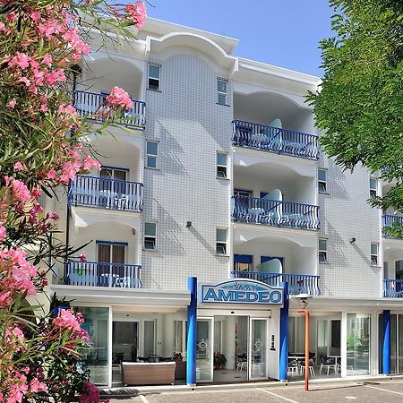 Hotel Amedeo Misano Adriatico Εξωτερικό φωτογραφία