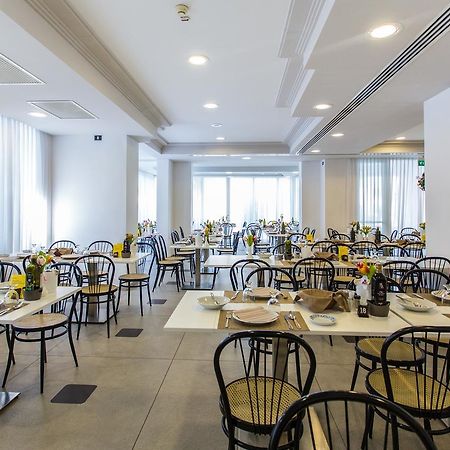 Hotel Amedeo Misano Adriatico Εξωτερικό φωτογραφία