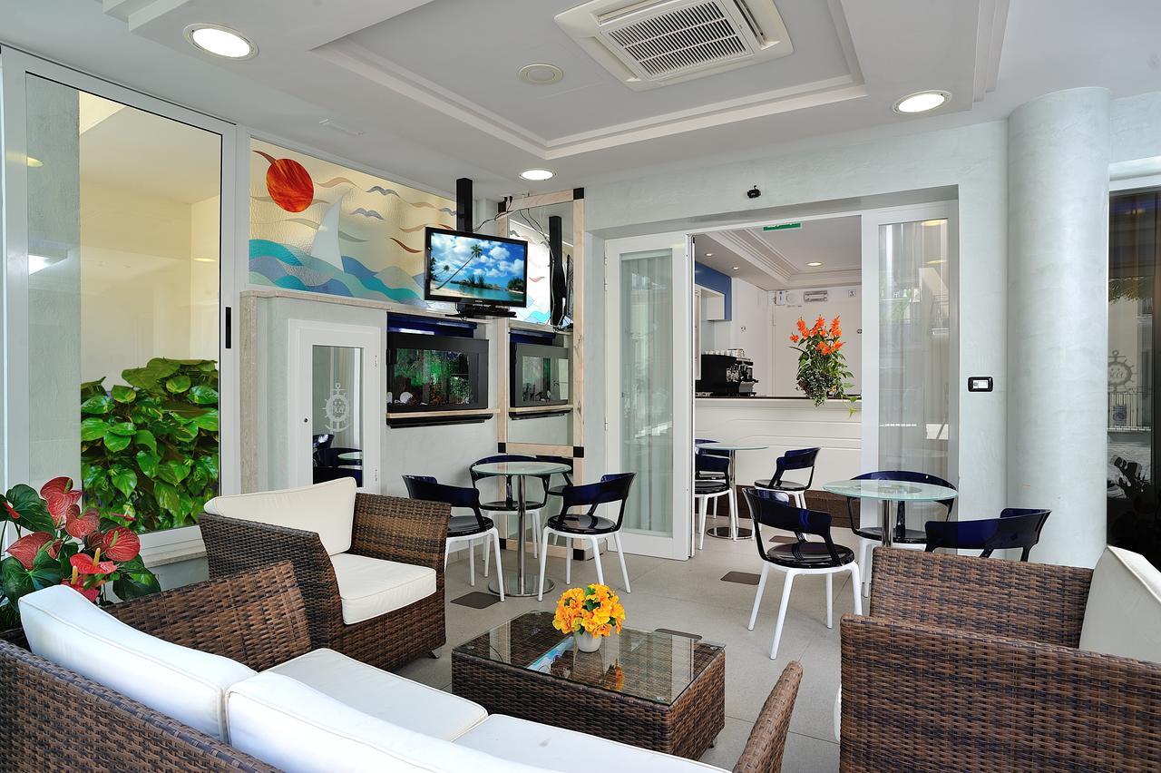 Hotel Amedeo Misano Adriatico Εξωτερικό φωτογραφία