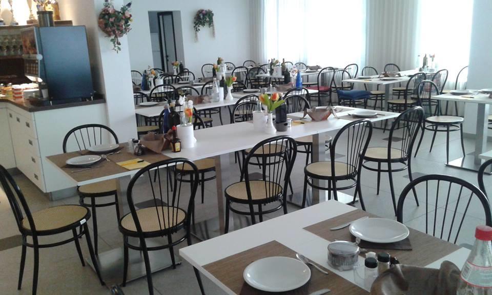 Hotel Amedeo Misano Adriatico Εξωτερικό φωτογραφία