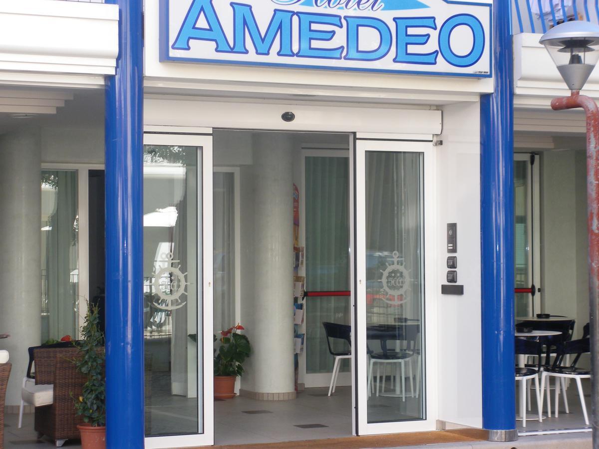 Hotel Amedeo Misano Adriatico Εξωτερικό φωτογραφία