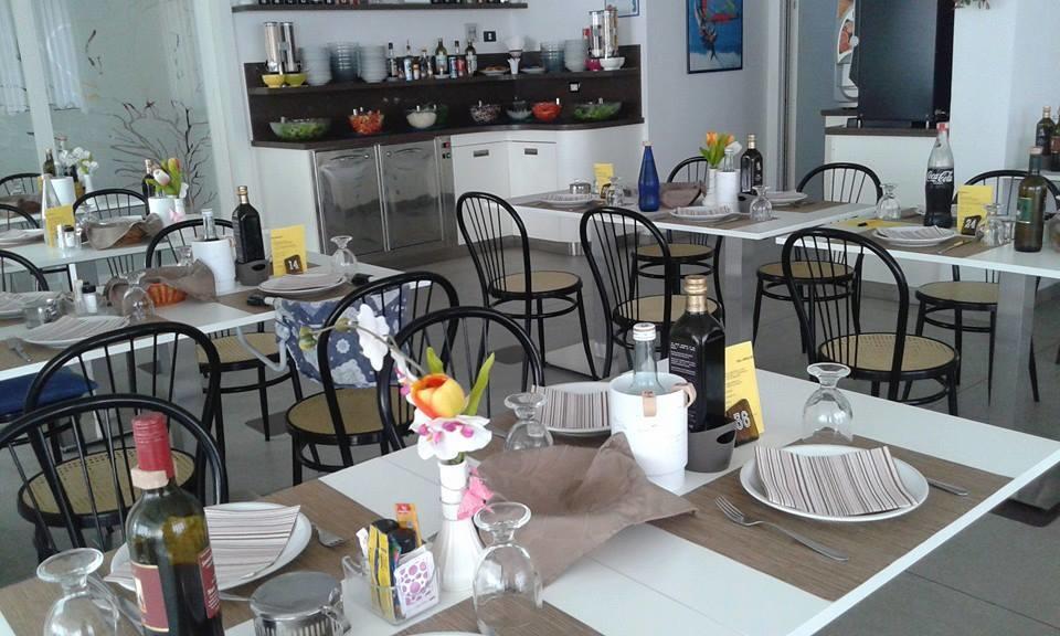 Hotel Amedeo Misano Adriatico Εξωτερικό φωτογραφία