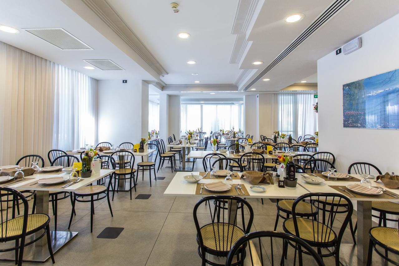 Hotel Amedeo Misano Adriatico Εξωτερικό φωτογραφία